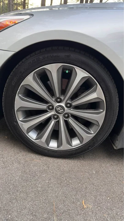 2014 Hyundai Genesis - Image 6 of 8