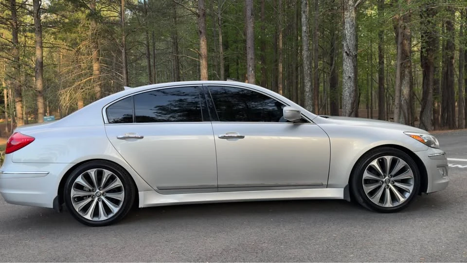 2014 Hyundai Genesis - Image 3 of 8