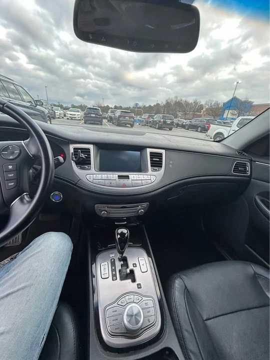 2014 Hyundai Genesis - Image 5 of 10
