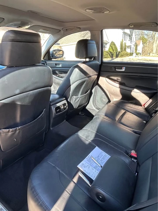 2014 Hyundai Genesis - Image 7 of 10