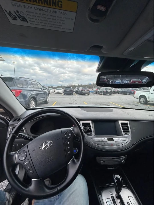 2014 Hyundai Genesis - Image 4 of 10