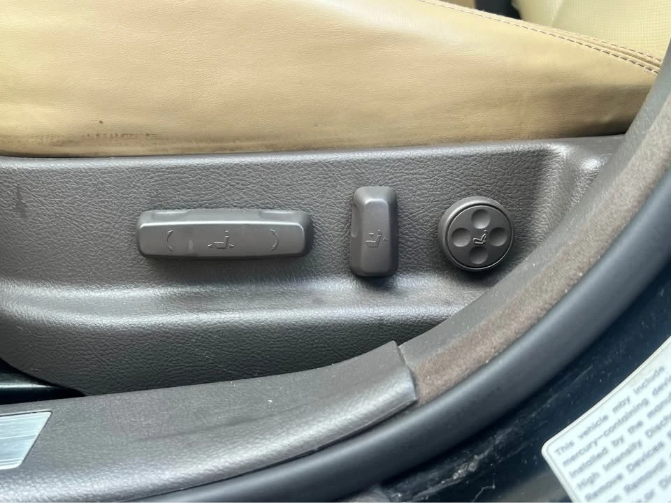 2014 Hyundai Genesis - Image 8 of 10