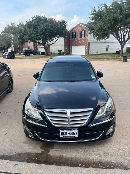 2014 Hyundai Genesis - Image 2 of 10
