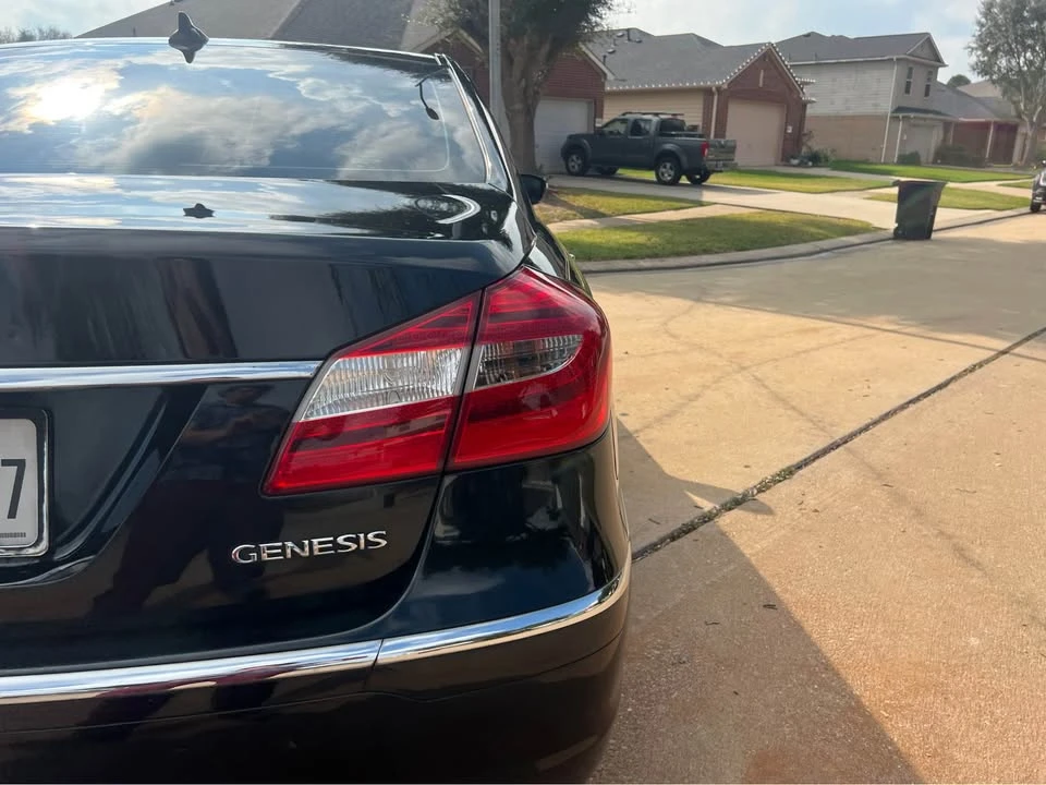 2014 Hyundai Genesis - Image 10 of 10
