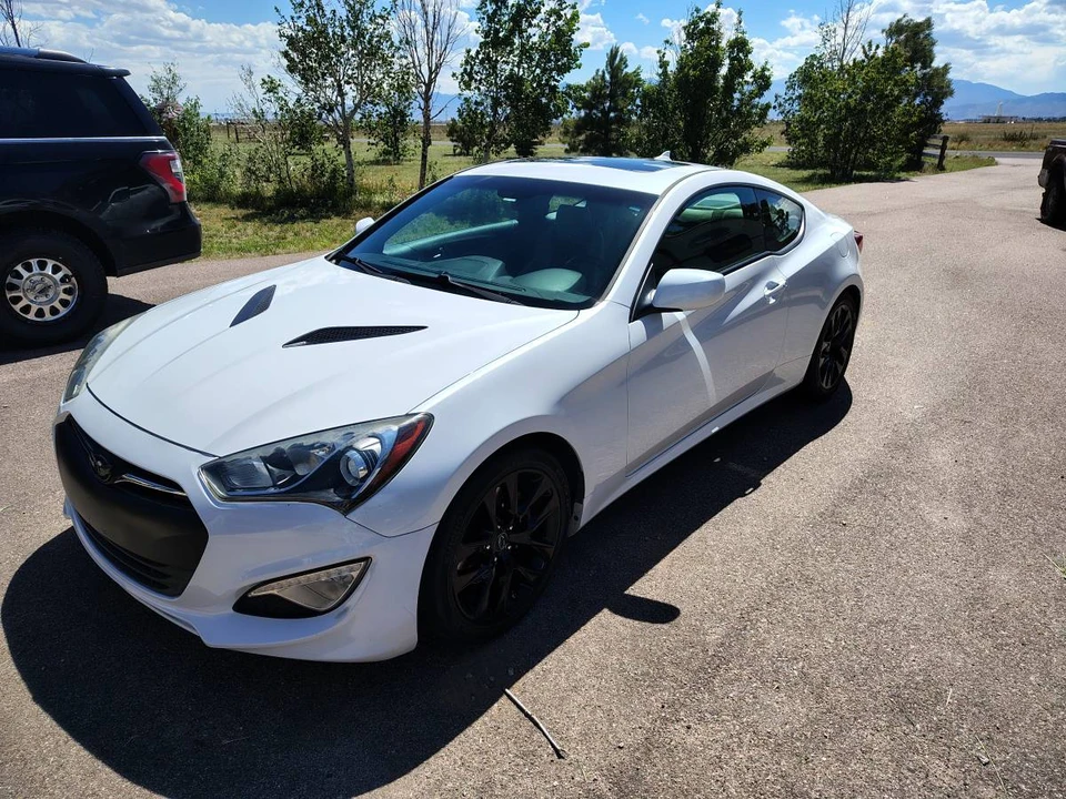 2014 Hyundai Genesis Coupe - Image 7 of 16