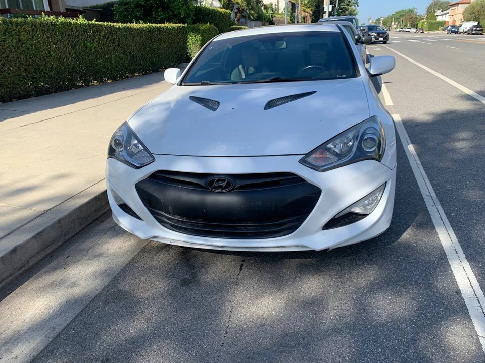 2014 Hyundai Genesis Coupe - Image 2 of 5