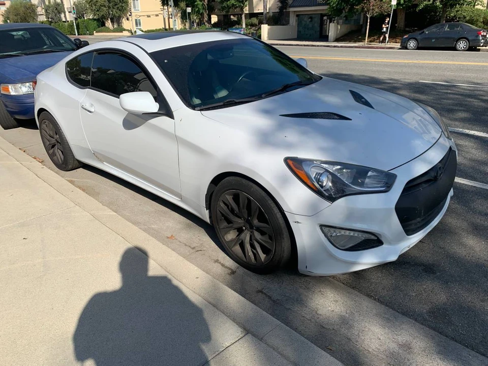 2014 Hyundai Genesis Coupe - Image 3 of 5