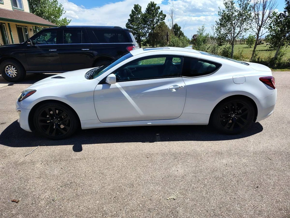 2014 Hyundai Genesis Coupe - Image 8 of 16
