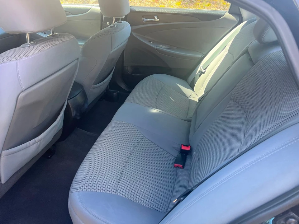 2014 Hyundai Sonata - Image 8 of 12