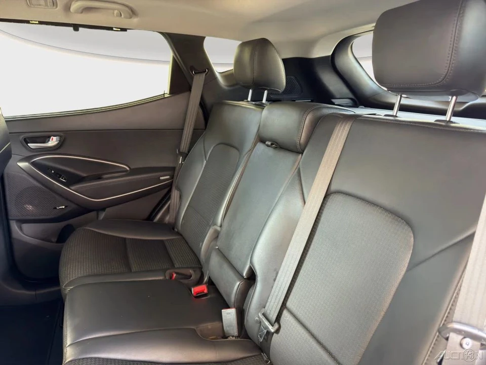 2014 Hyundai Santa Fe - Image 14 of 21