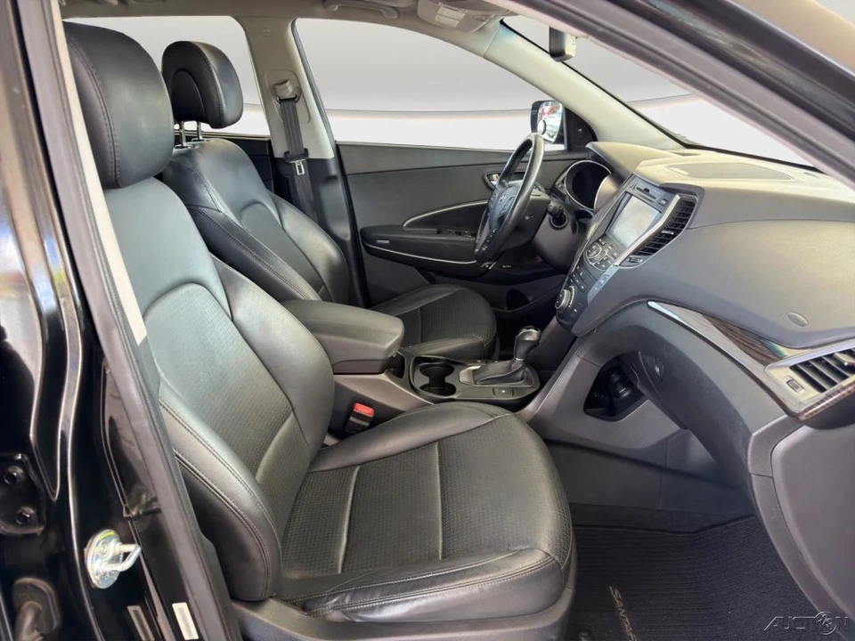 2014 Hyundai Santa Fe - Image 19 of 21