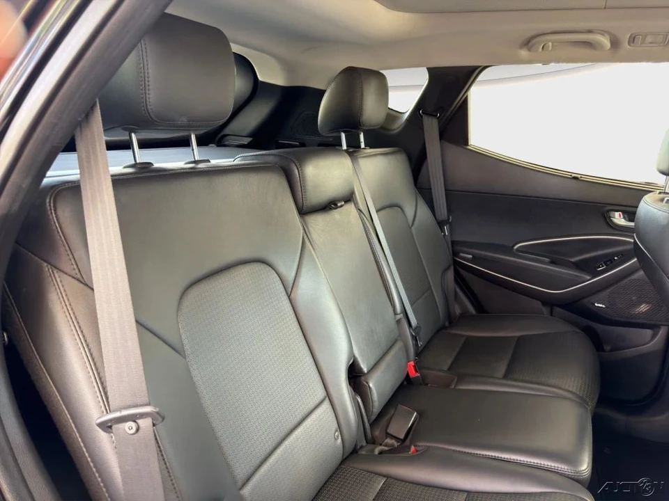 2014 Hyundai Santa Fe - Image 20 of 21