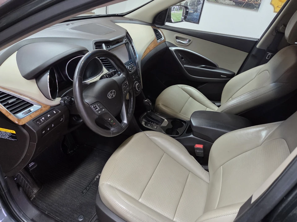 2014 Hyundai Santa Fe - Image 8 of 12