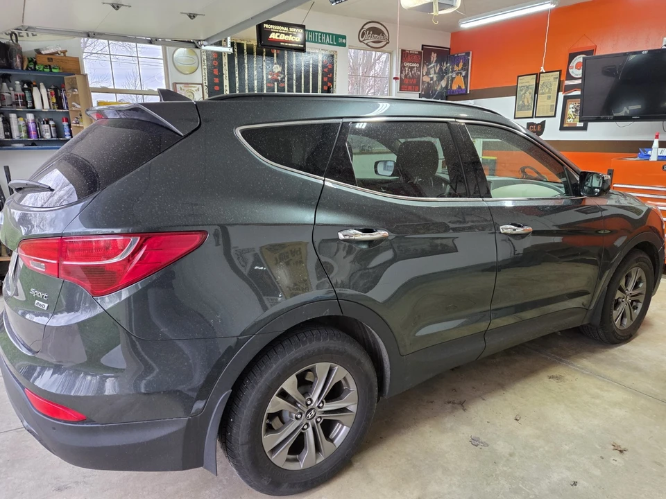 2014 Hyundai Santa Fe - Image 2 of 12