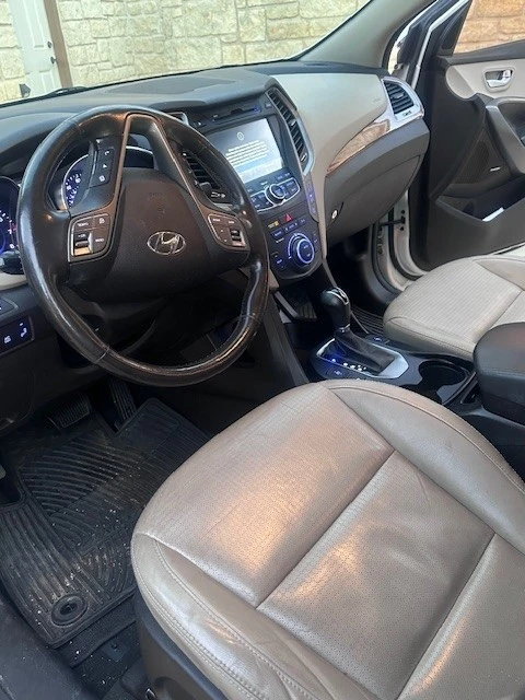 2014 Hyundai Santa Fe - Image 12 of 17