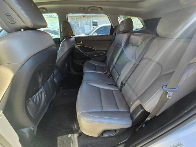 2014 Hyundai Santa Fe - Image 24 of 31