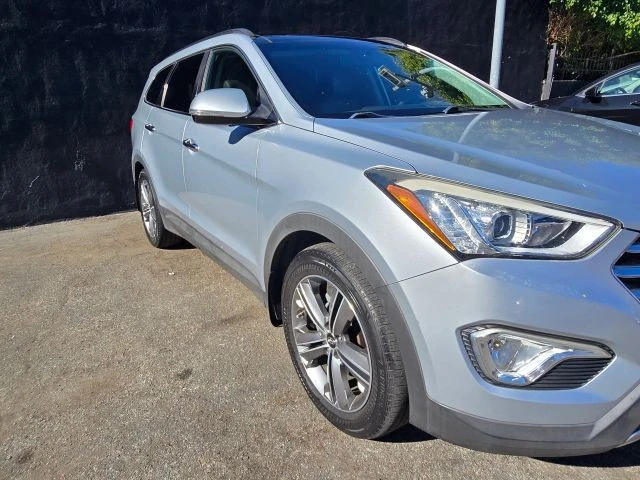 2014 Hyundai Santa Fe - Image 10 of 31