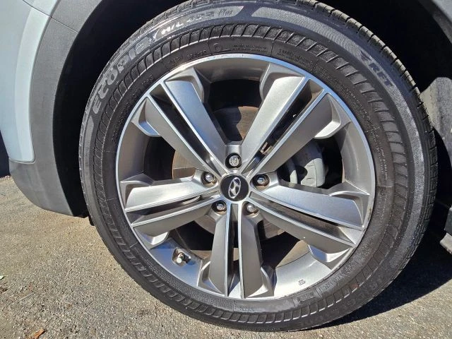 2014 Hyundai Santa Fe - Image 13 of 31
