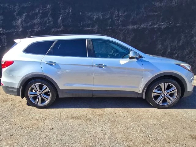 2014 Hyundai Santa Fe - Image 4 of 31
