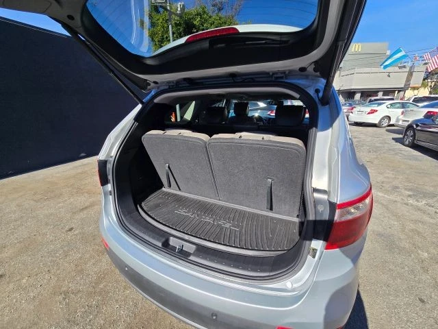 2014 Hyundai Santa Fe - Image 26 of 31