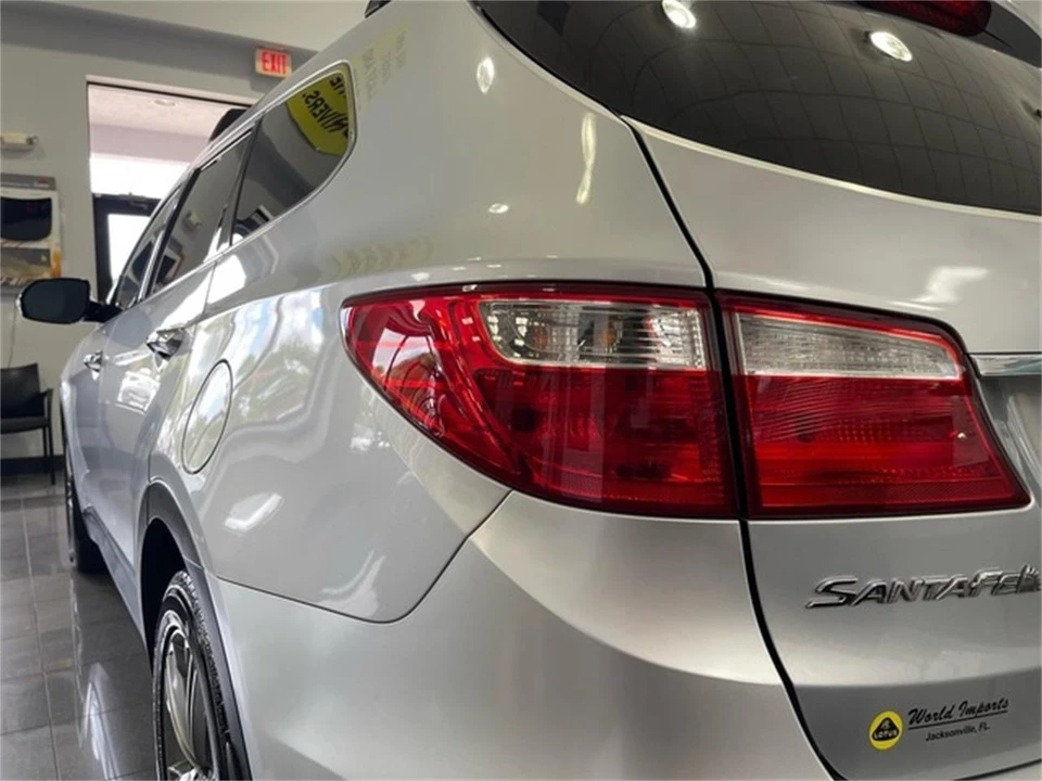 2014 Hyundai Santa Fe - Image 15 of 31