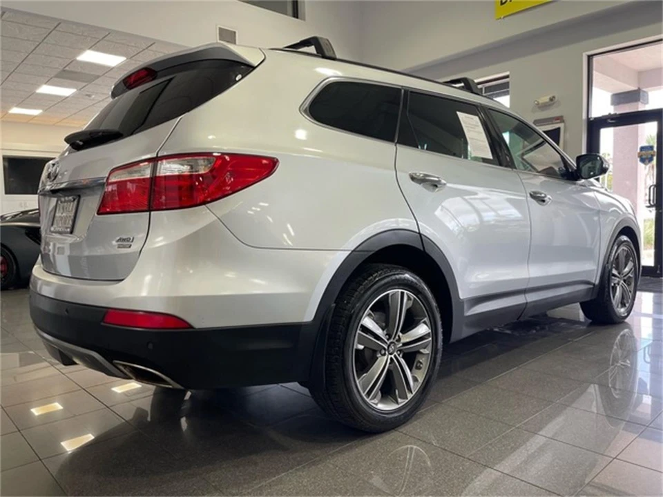 2014 Hyundai Santa Fe - Image 5 of 31