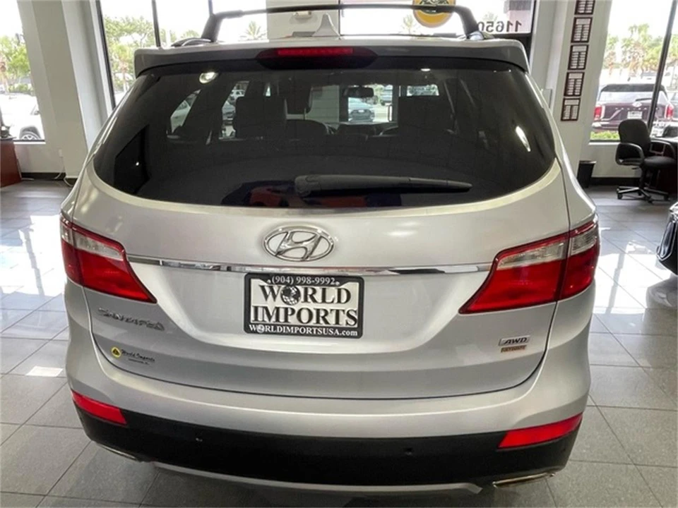 2014 Hyundai Santa Fe - Image 4 of 31