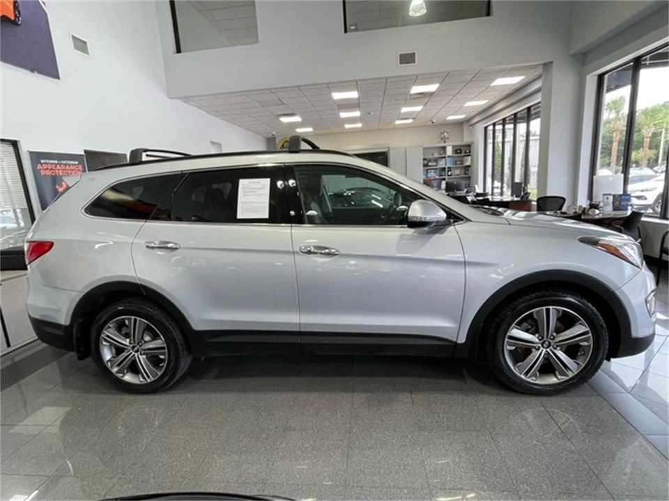 2014 Hyundai Santa Fe - Image 6 of 31