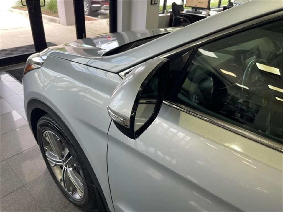 2014 Hyundai Santa Fe - Image 12 of 31
