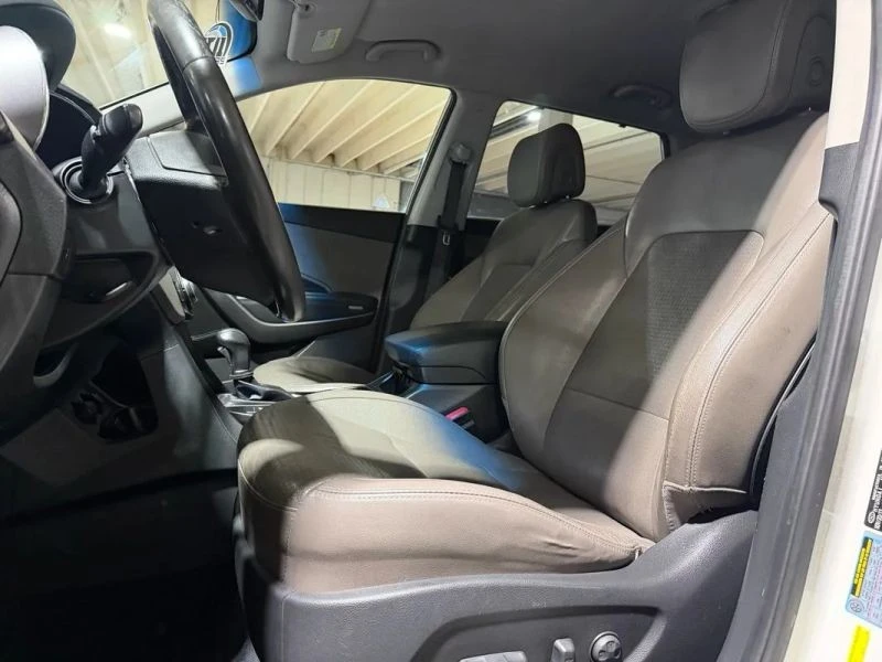 2014 Hyundai Santa Fe - Image 9 of 12