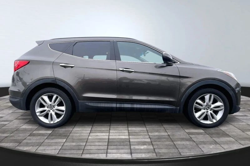 2014 Hyundai Santa Fe - Image 8 of 12