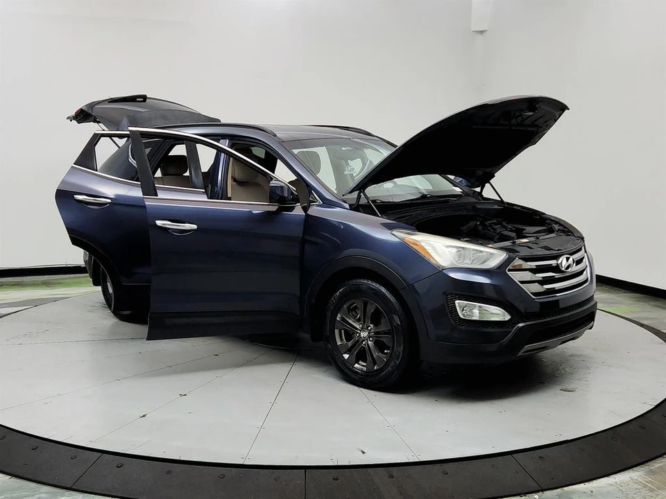 2014 Hyundai Santa Fe - Image 10 of 21