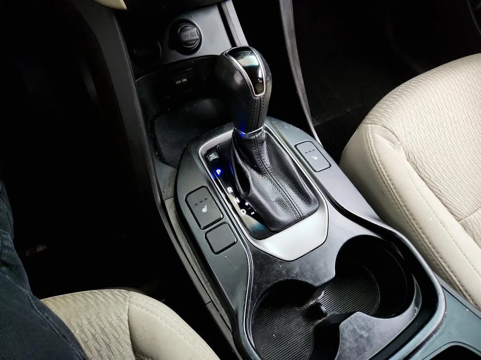 2014 Hyundai Santa Fe - Image 17 of 21