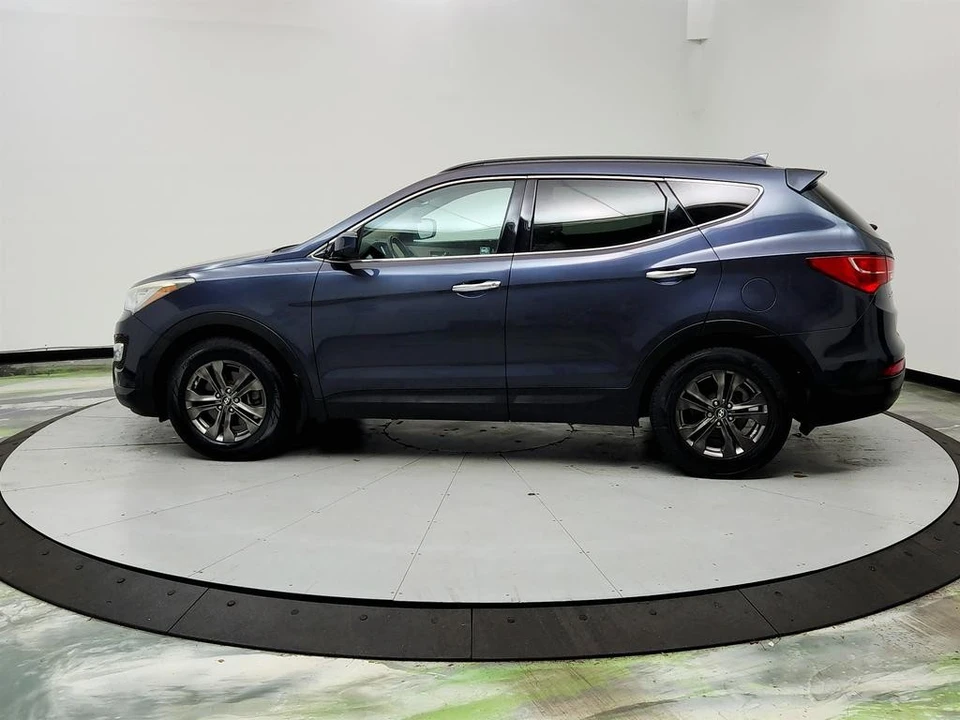 2014 Hyundai Santa Fe - Image 8 of 21