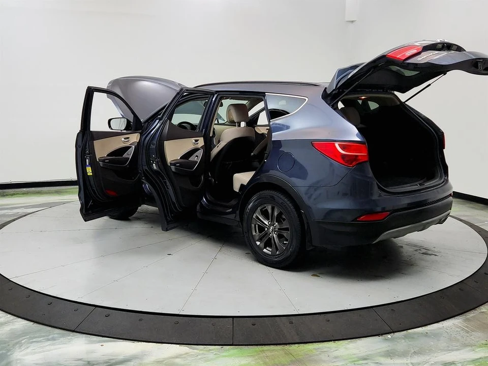 2014 Hyundai Santa Fe - Image 12 of 21