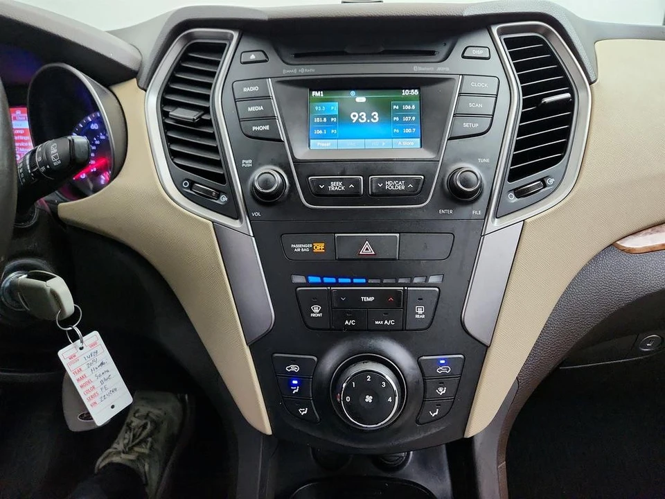 2014 Hyundai Santa Fe - Image 19 of 21