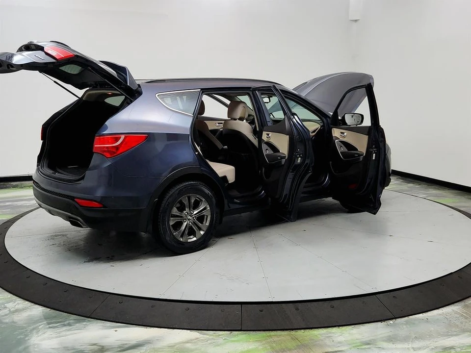 2014 Hyundai Santa Fe - Image 11 of 21