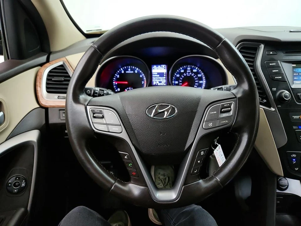 2014 Hyundai Santa Fe - Image 16 of 21