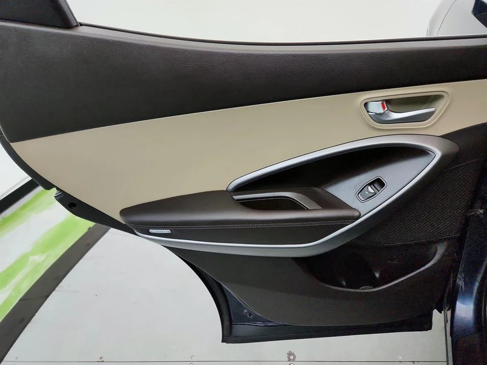 2014 Hyundai Santa Fe - Image 21 of 21