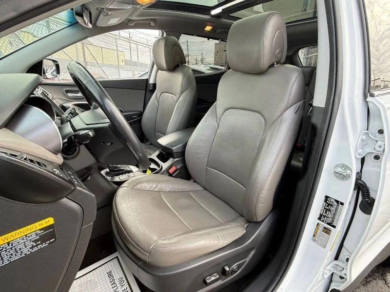 2014 Hyundai Santa Fe - Image 11 of 12