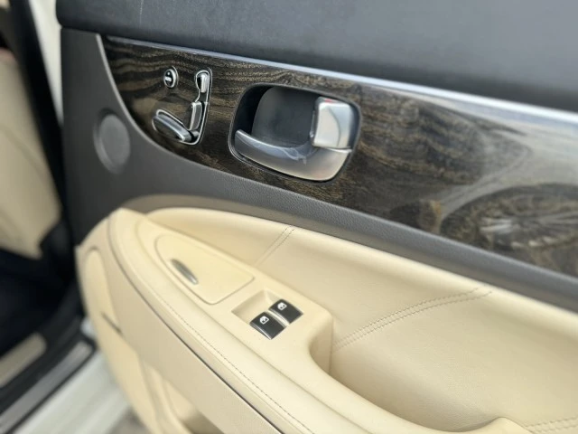 2014 Hyundai Equus - Image 15 of 19