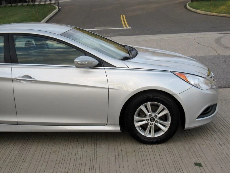 2014 Hyundai Sonata - Image 10 of 12