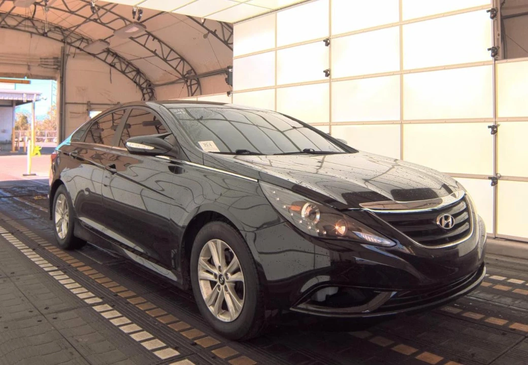 2014 Hyundai Sonata - Image 4 of 17