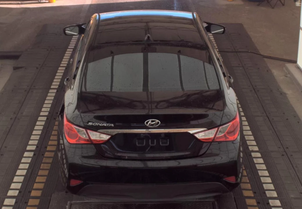 2014 Hyundai Sonata - Image 6 of 17