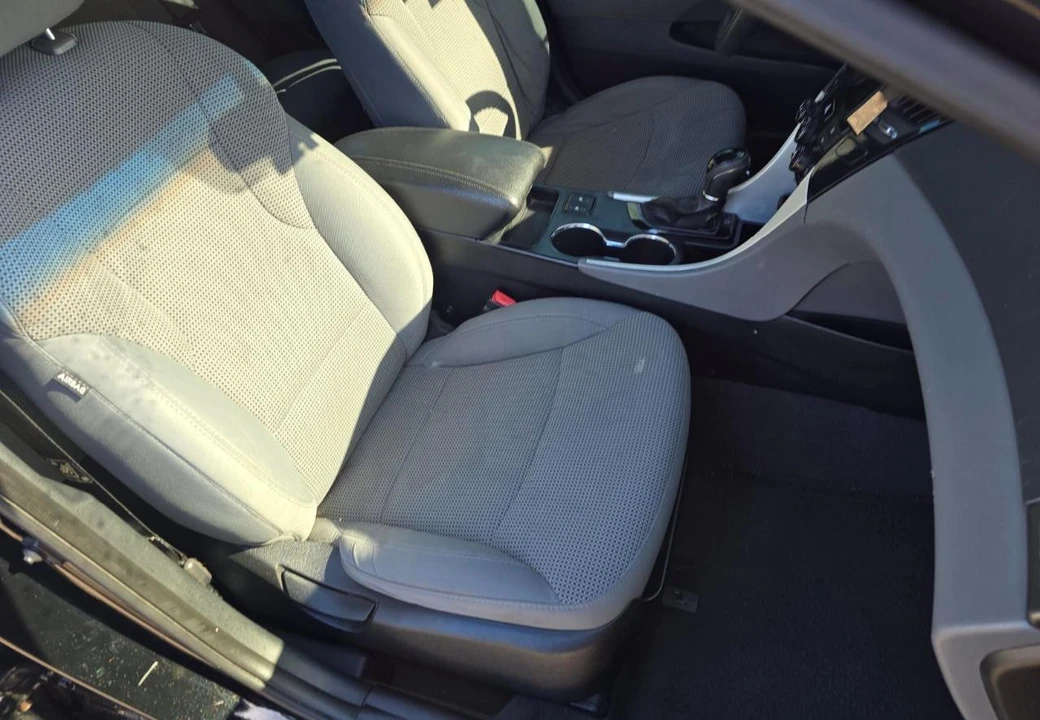 2014 Hyundai Sonata - Image 11 of 17