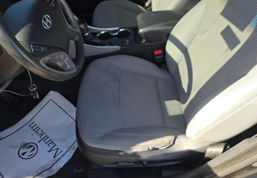 2014 Hyundai Sonata - Image 10 of 17