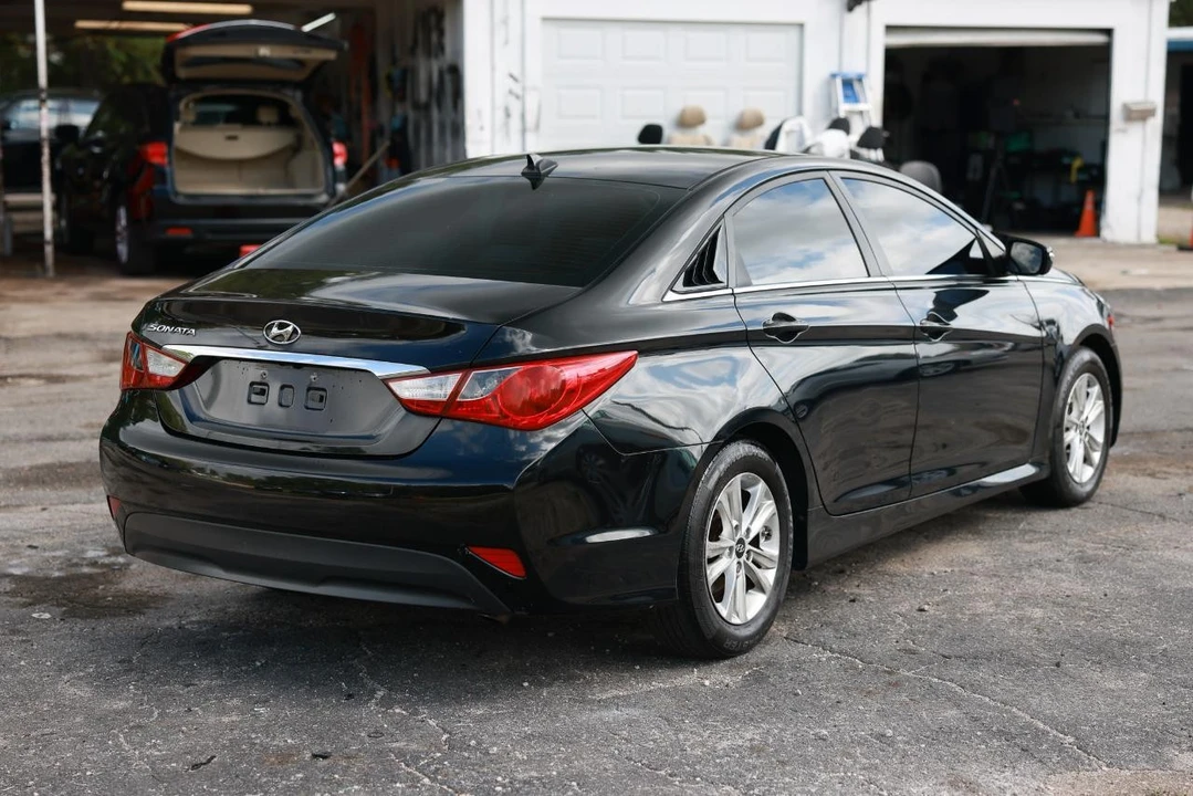 2014 Hyundai Sonata - Image 11 of 21