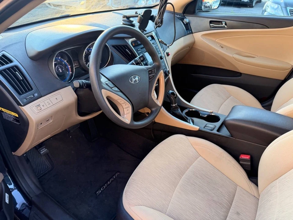 2014 Hyundai Sonata - Image 6 of 14
