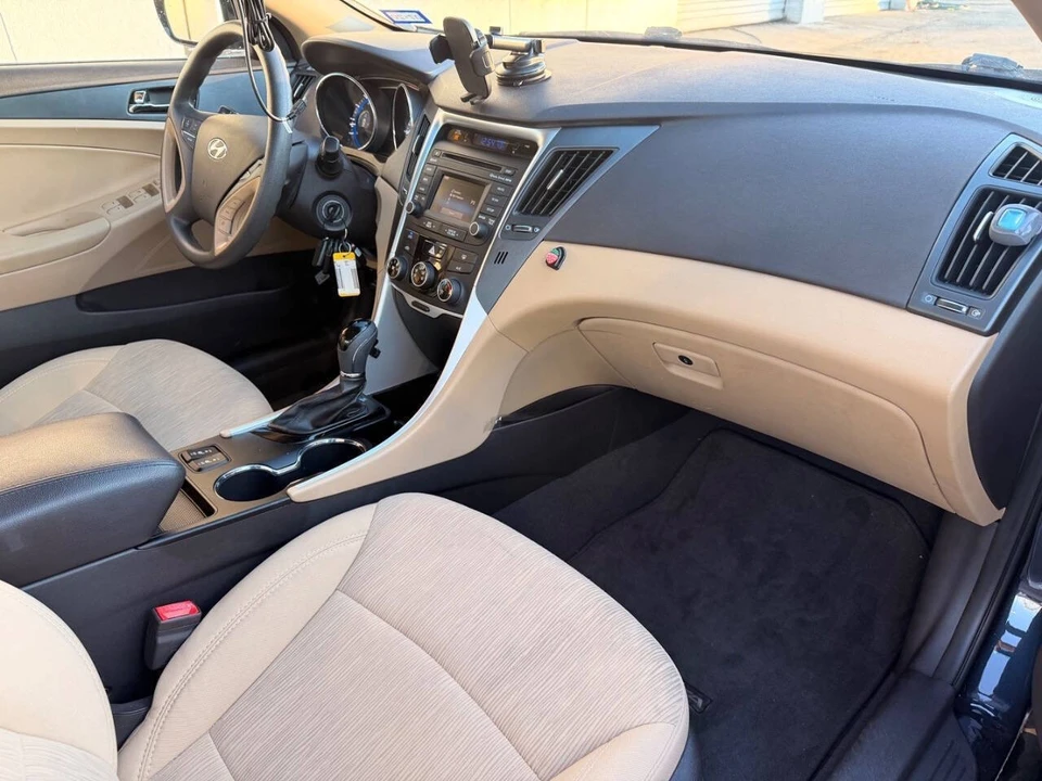 2014 Hyundai Sonata - Image 8 of 14