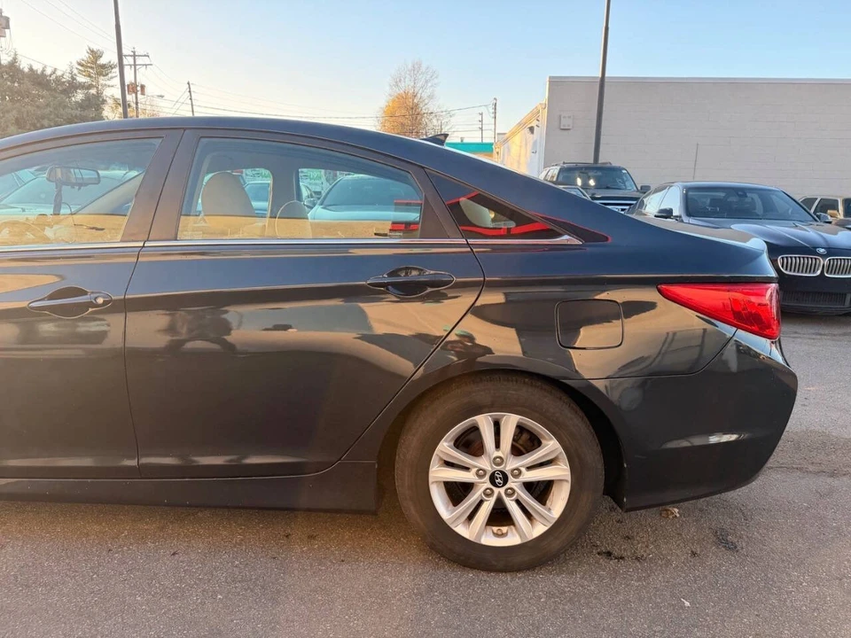 2014 Hyundai Sonata - Image 5 of 14